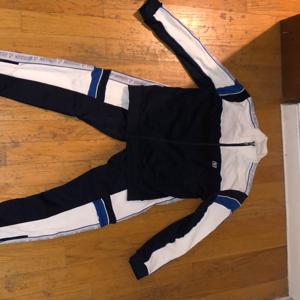 Brand new Guess set/ sweater and pants